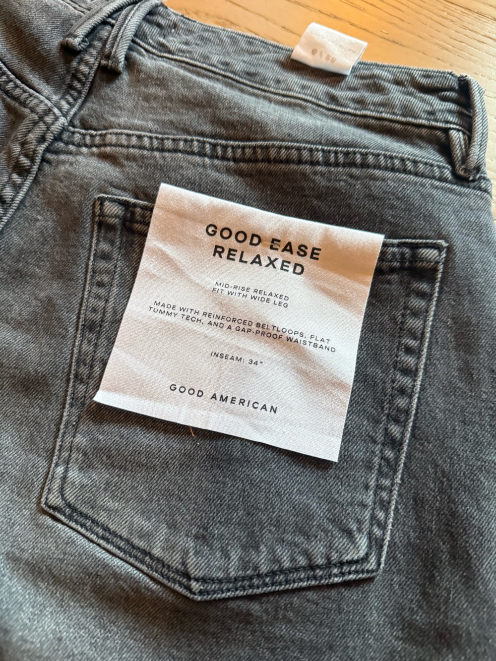 Good American Good Ease Relaxed Jeans in grey wash
